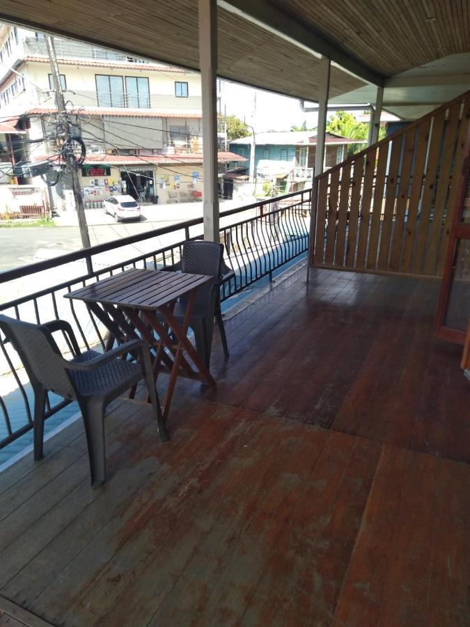 The Lighthouse At Casa Max Hotel Bocas del Toro Exterior photo